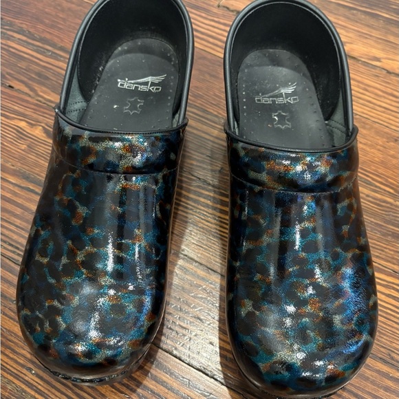 Dansko Women’s Professional Animal Print Iridescent Slip On Work Clogs Sz 40 - Picture 2 of 8